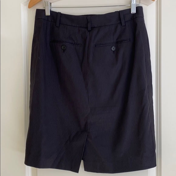 LOFT Charcoal Grey Pinstriped Skirt, Size 8 - Picture 3 of 7